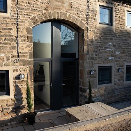 Unique Barn Conversion In Saddleworth オールダム エクステリア 写真