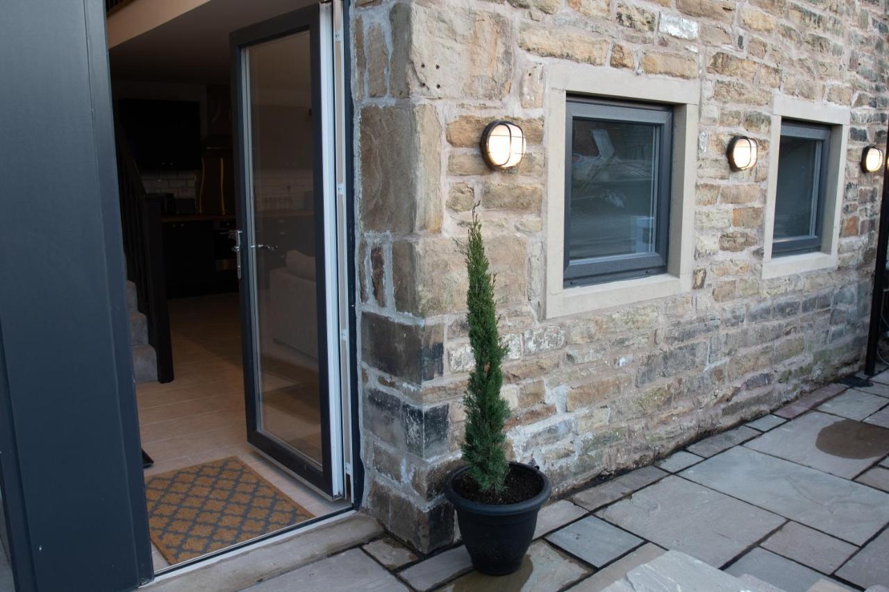 Unique Barn Conversion In Saddleworth オールダム エクステリア 写真
