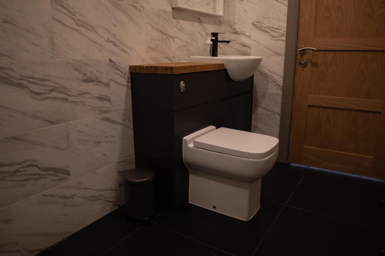 Unique Barn Conversion In Saddleworth オールダム エクステリア 写真