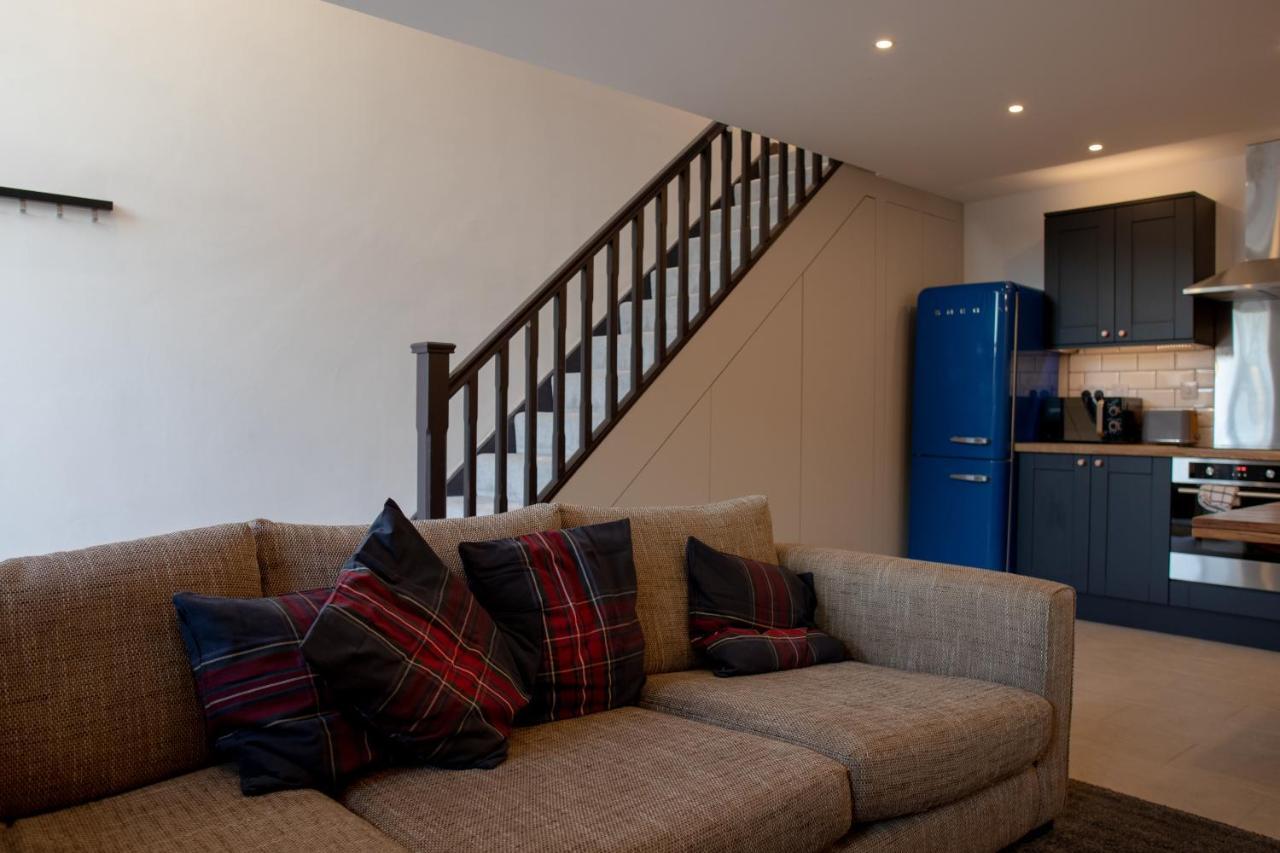 Unique Barn Conversion In Saddleworth オールダム エクステリア 写真