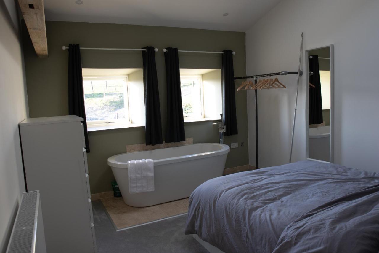 Unique Barn Conversion In Saddleworth オールダム エクステリア 写真