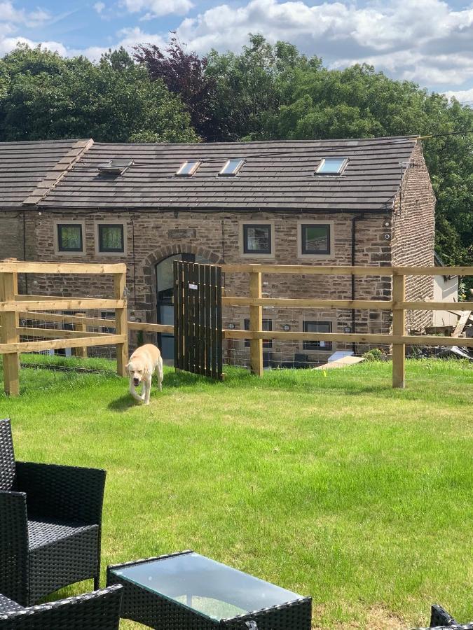 Unique Barn Conversion In Saddleworth オールダム エクステリア 写真